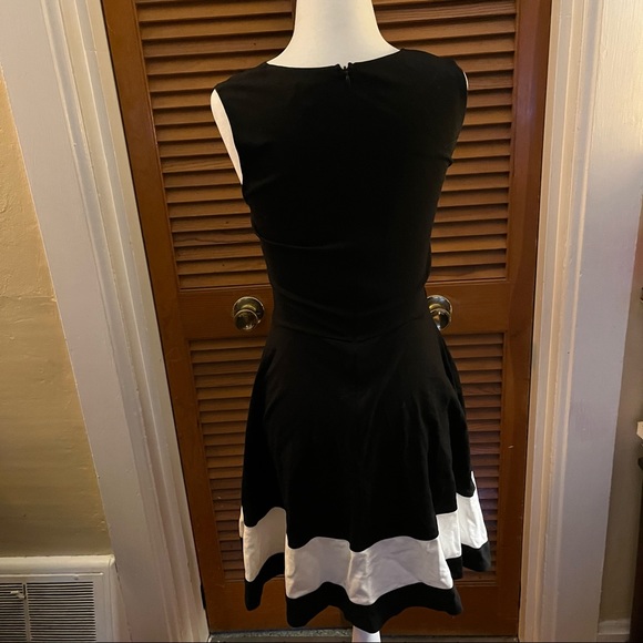 Black and White Sleeveless Fit & Flare Dress - Picture 3 of 6